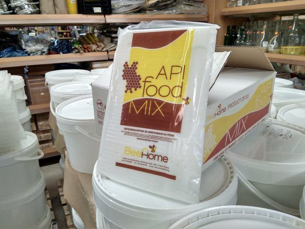 karmienie i higiena pszczół